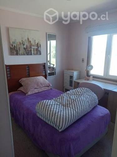 <p>Arriendo habitación a estudiantes, dama</p> image