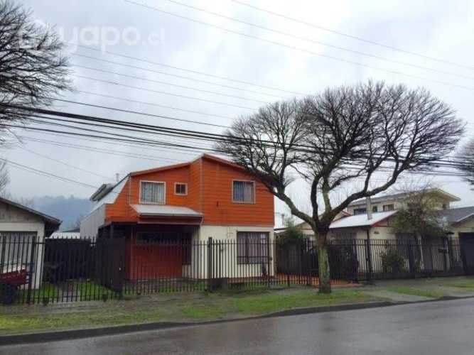 <p>Arriendo habitación amoblada para 1 persona</p> image