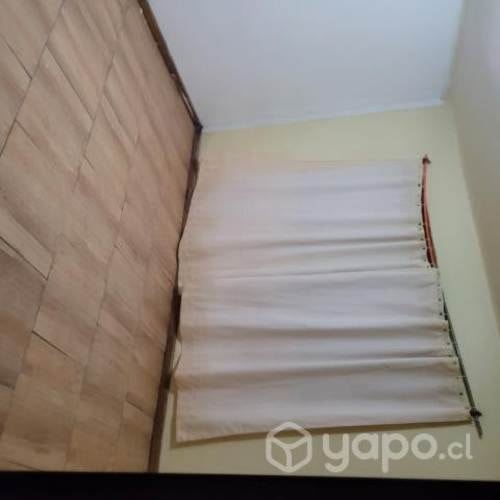 <p>Arriendo pieza</p> image