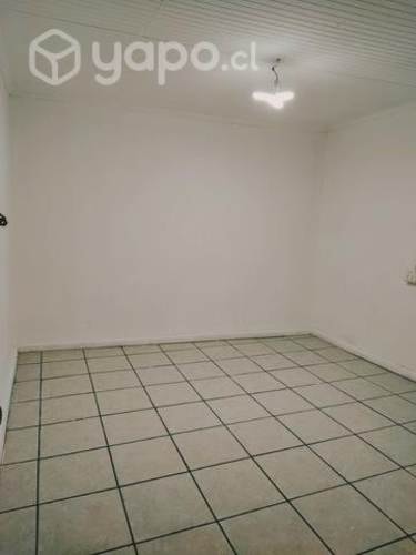 <p>Se arrienda habitación</p>