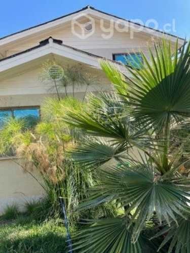 <p>Arriendo pieza sin amoblar con todos los servicios</p>