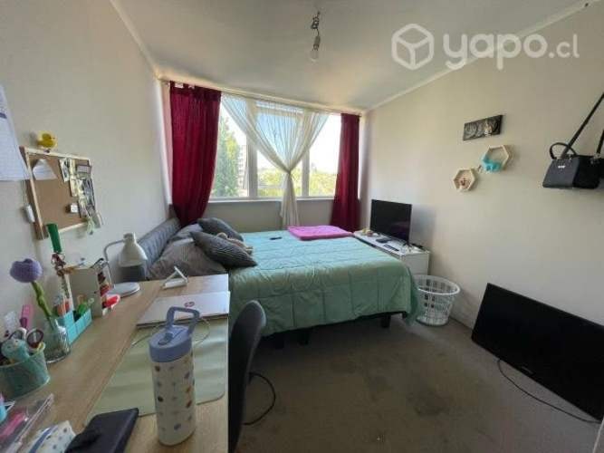 <p>Se arrienda habitacion en departamento al lado uss</p>