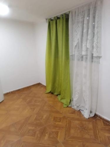 <p>Se arrienda habitación/pieza en Casa</p> image