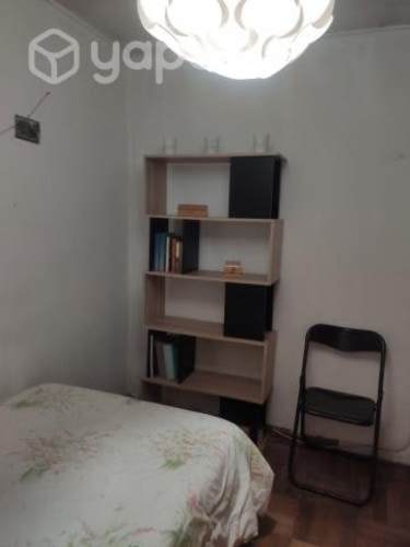 <p>Arriendo de habitación</p>