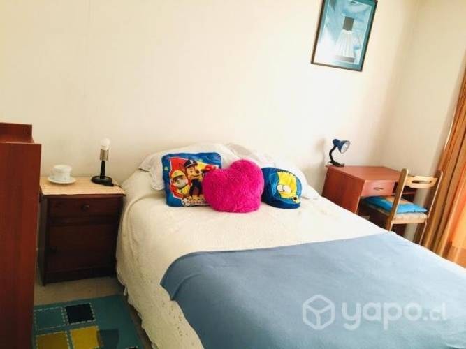 <p>Arriendo pieza con baño a estudiante U mujer</p> image
