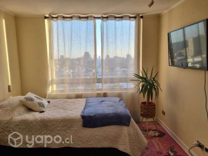 <p>Habitacion con baño en suite a pasos del metro</p>
