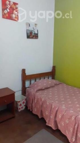 <p>Habitación para estudiante universitario</p> image
