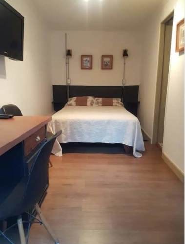<p>Arriendo Habitación con baño privado y entrada ind</p> image