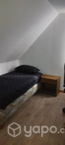 <p>Arriendo pieza amoblada</p>