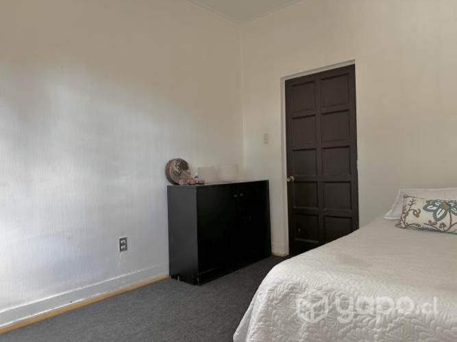 <p>Arriendo pieza en zona central, barrio República</p> image