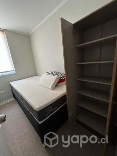 <p>Habitación para mujer universitaria o trabajadora</p>