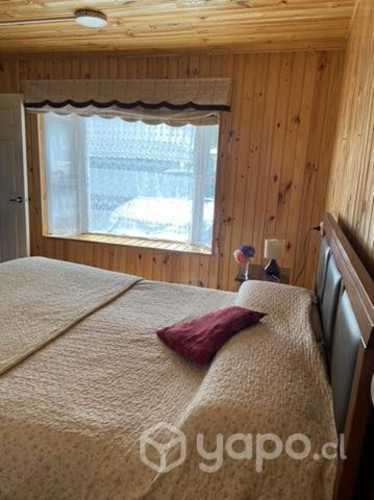 <p>Se arrienda pieza con baño privado</p> image