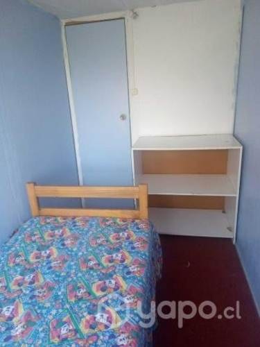 <p>Arriendo pieza solo a Estudiante</p> image