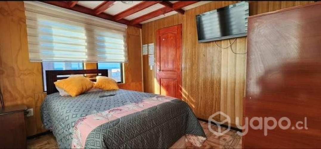 <p>Arriendo habitación para dama</p>