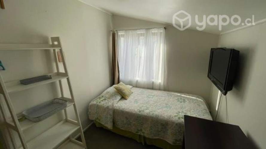 <p>Arriendo pieza SOLO MUJER ESTUDIANTE</p>