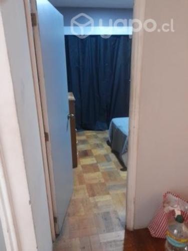 <p>Arrienda habitacion, baño privado, stgo centro</p>