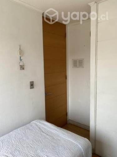 <p>Arriendo de habitación</p>