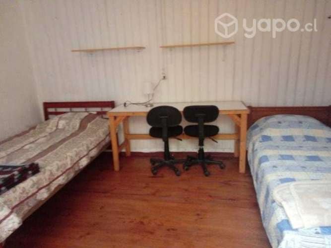 <p>Arriendo pieza compartida</p> image