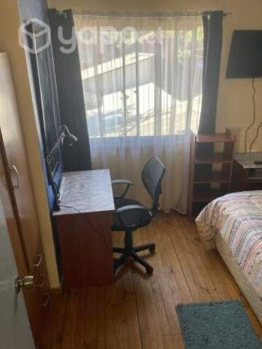<p>Arriendo habitación a estudiante</p>