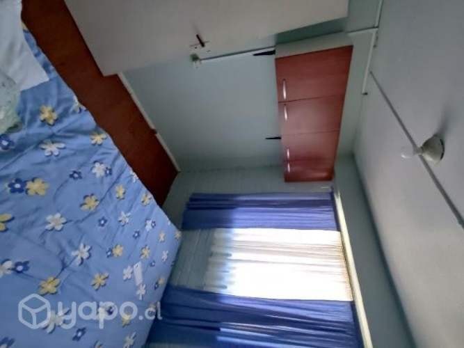 <p>Arriendo de habitación</p>