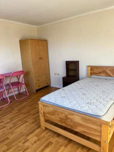 <p>Arriendo a Universitarios</p>
