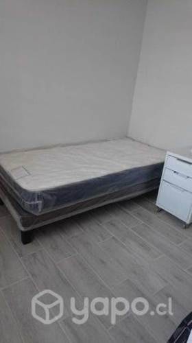 <p>Arriendo pieza estudiante con baño privado stgo</p>