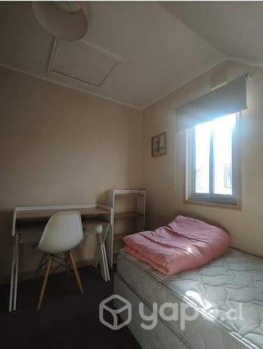 <p>Se arrienda habitación estudiante UTAL</p>