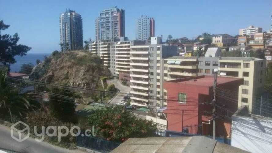 <p>Se arrienda habitacion amoblada a estud Univers,</p>