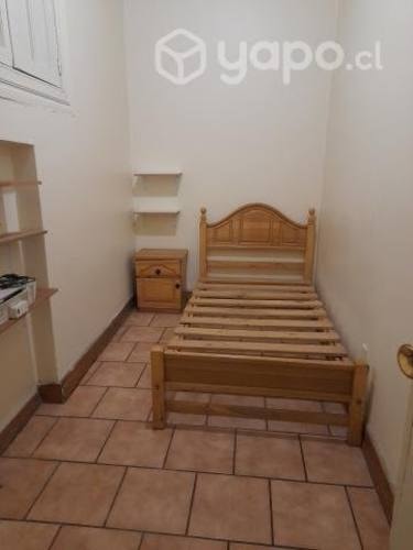 <p>Arriendo de pieza</p>