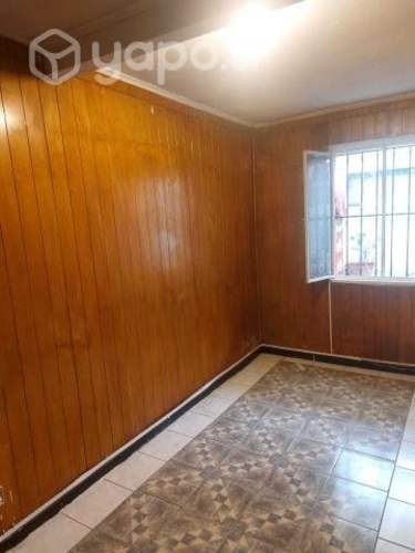 <p>Arriendo pieza con y sin baño privado</p> image