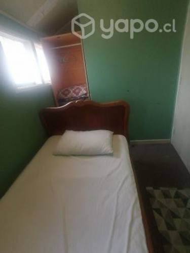<p>Arriendo pieza amoblada</p> image