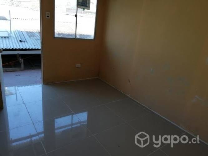 <p>Pieza en arriendo</p>