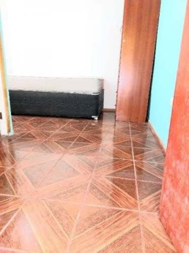 <p>Pieza con baño privado</p> image