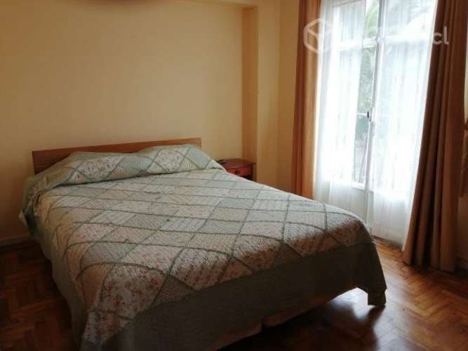 <p>Se arrienda habitacion amoblada a estudiante</p>