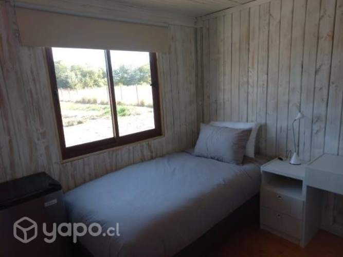 <p>Habitación para mujer con vehículo</p> image