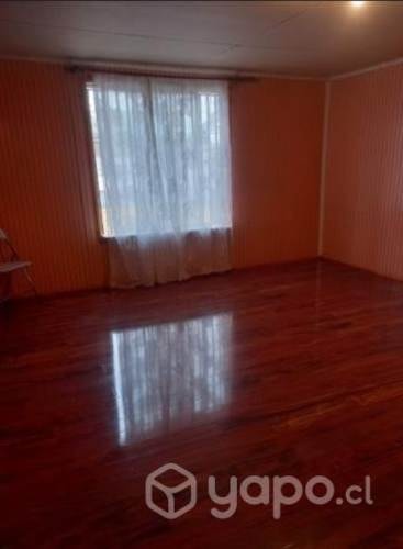 <p>Arriendo pieza</p> image