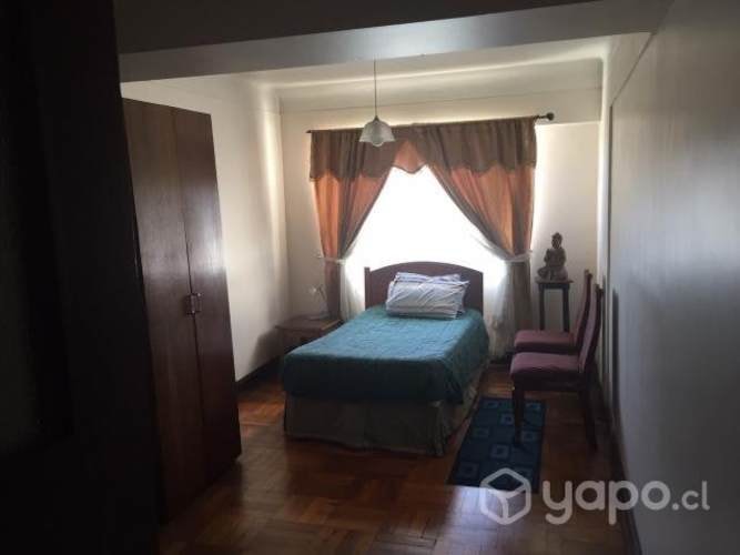 <p>Arriendo amplia pieza SOLO ESTUDIANTE</p> image