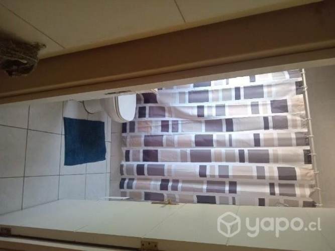 <p>Arriendo habitacion</p>