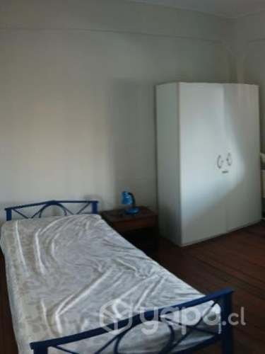 <p>Arriendo de pieza a señorita universitaria</p>