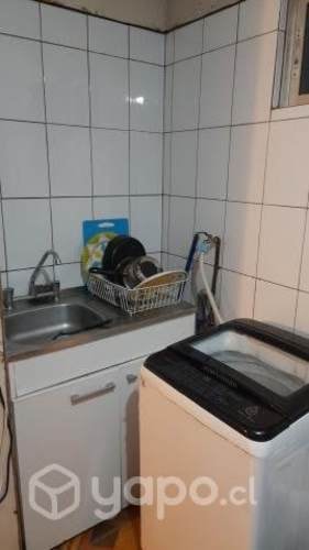 <p>Arriendo pieza amueblada</p>