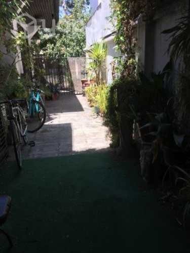 <p>Amplia habitacion con entrada independiente</p>