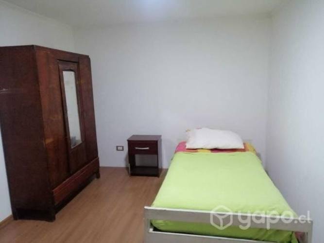 <p>Arriendo Pieza para 1 persona</p>