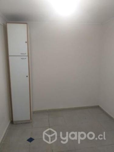 <p>Arriendo pieza</p>