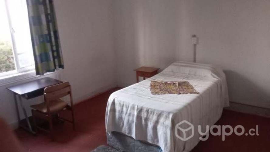 <p>Arriendo Pieza en Providencia</p>