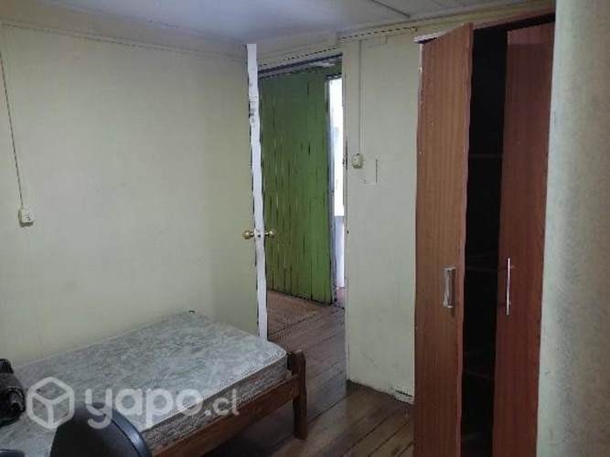 <p>Arriendo Pieza a Estudiantes</p> image