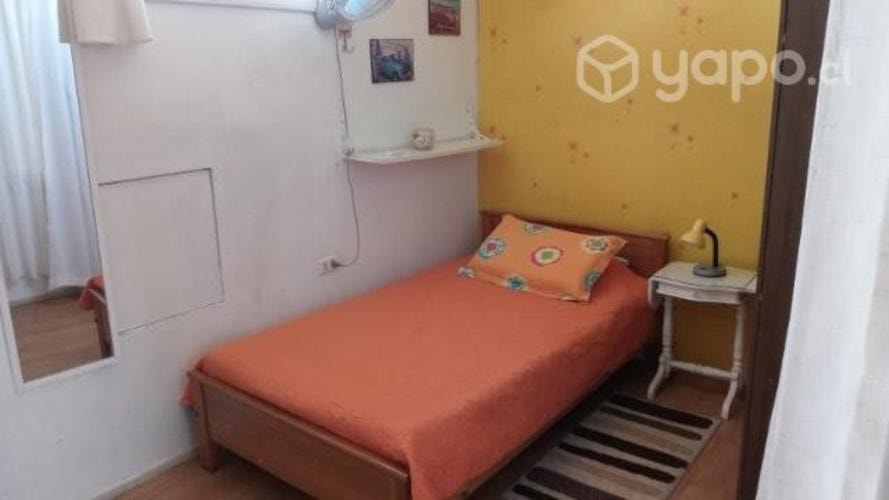 <p>Se arrienda habitación para estudiante de PDI</p>