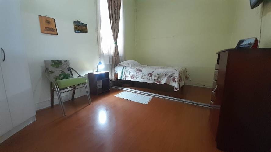 <p>Amplia y Bonita Habitación</p>