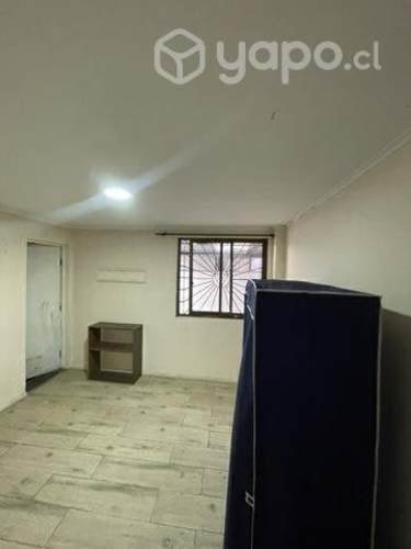 <p>Arriendo pieza solo mujer</p> image