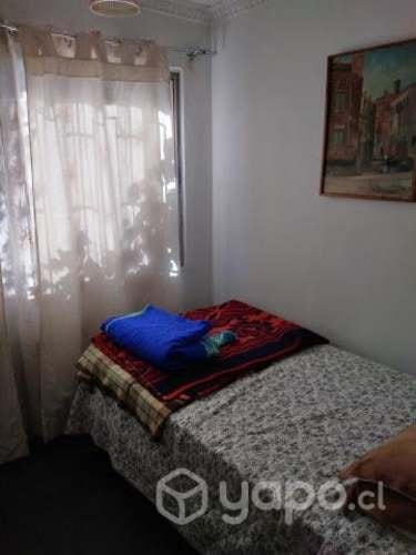 <p>Arriendo habitacion</p>