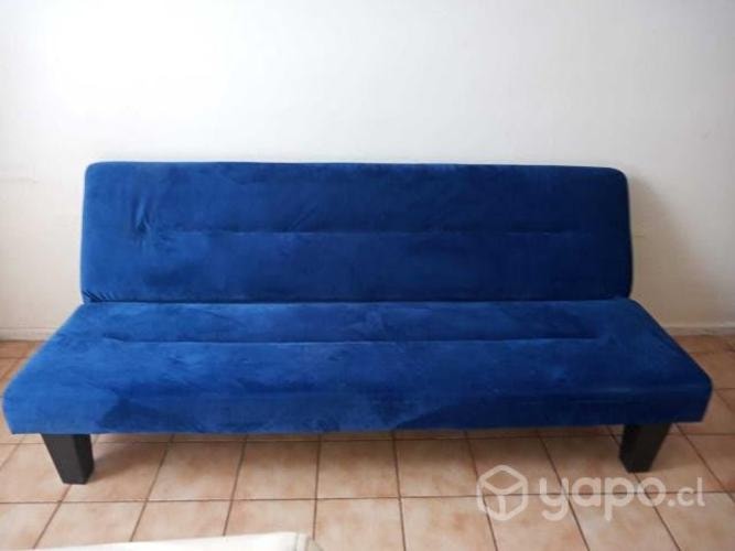 <p>Futon en excelente estado, poco uso</p>